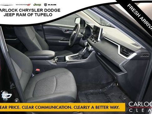 Used 2024 Toyota RAV4 XLE FWD image 40