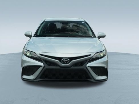 Used 2023 Toyota Camry SE FWD image 2