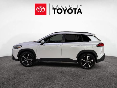 Used 2024 Toyota Corolla Cross XSE image 2