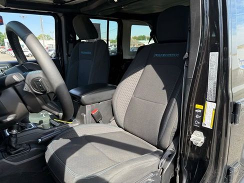 Used 2024 Jeep Wrangler Unlimited Rubicon 4xe AWD/4WD image 10