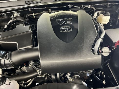 Used 2023 Toyota Tacoma SR5 AWD/4WD image 27