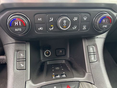 Used 2017 GMC Acadia SLT AWD/4WD image 28