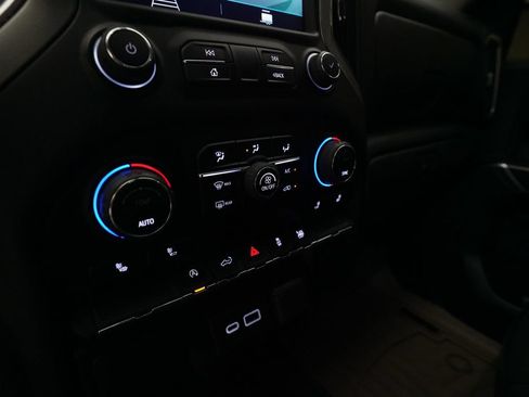 Used 2022 Chevrolet Silverado 1500 LT AWD/4WD image 20