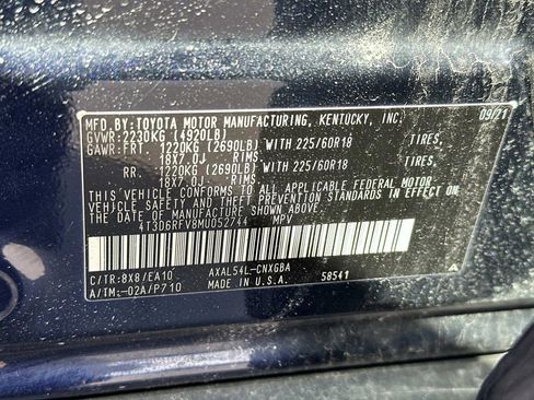 Used 2021 Toyota RAV4 Limited image 18