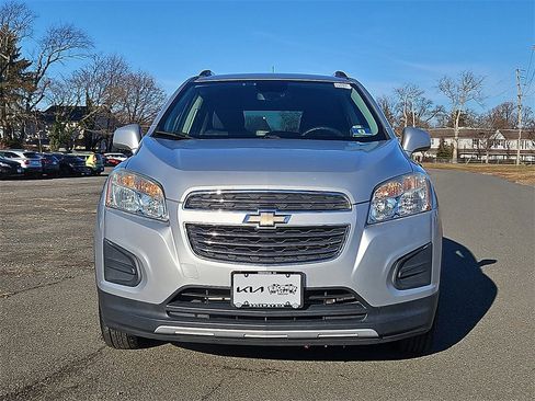 Used 2016 Chevrolet Trax LT image 2