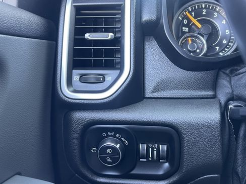 Used 2019 RAM 1500 Big Horn image 29