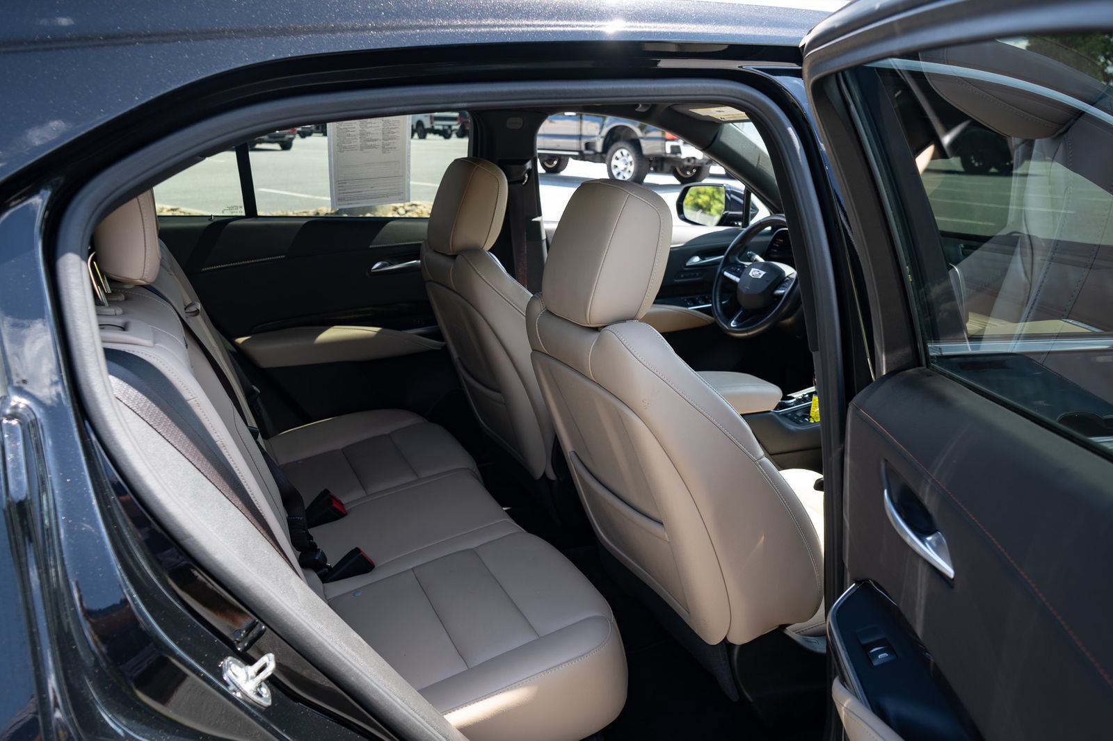 Used 2025 Cadillac XT4 Premium Luxury FWD image 20