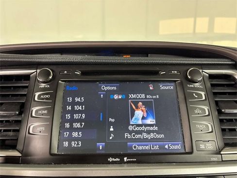 Used 2014 Toyota Highlander XLE image 19