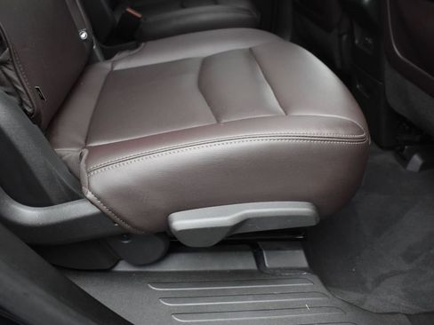 Used 2022 Cadillac XT6 Premium Luxury w/ Technology Package image 33