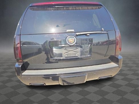 Used 2012 Cadillac Escalade Platinum AWD/4WD image 3