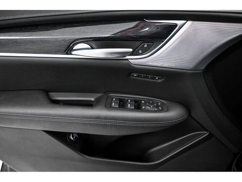 Certified 2022 Cadillac XT5 Premium Luxury FWD image 10