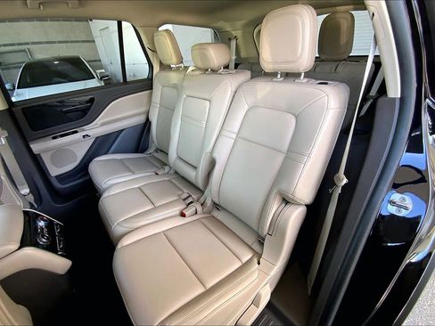 Used 2023 Lincoln Aviator AWD image 20