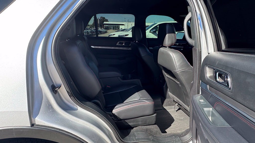 Used 2018 Ford Explorer Sport w/ Ford Safe & Smart Package AWD/4WD image 14