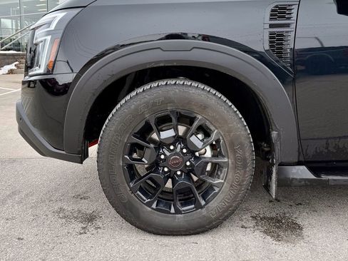 Used 2025 Nissan Armada PRO-4X w/ Pro-4X Premium Package image 32