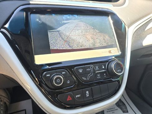 Used 2017 Chevrolet Bolt LT FWD image 19