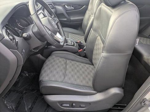 Used 2021 Nissan Rogue Sport SV w/ Technology Package image 15