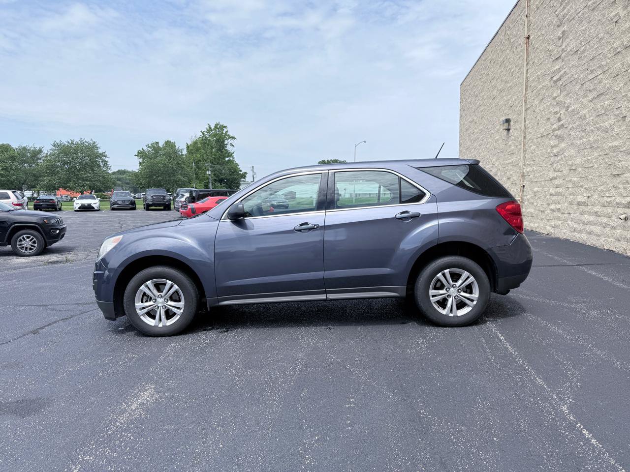 Used 2013 Chevrolet Equinox LS FWD image 2