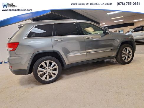 Used 2013 Jeep Grand Cherokee Overland w/ Advance Technology Group image 39