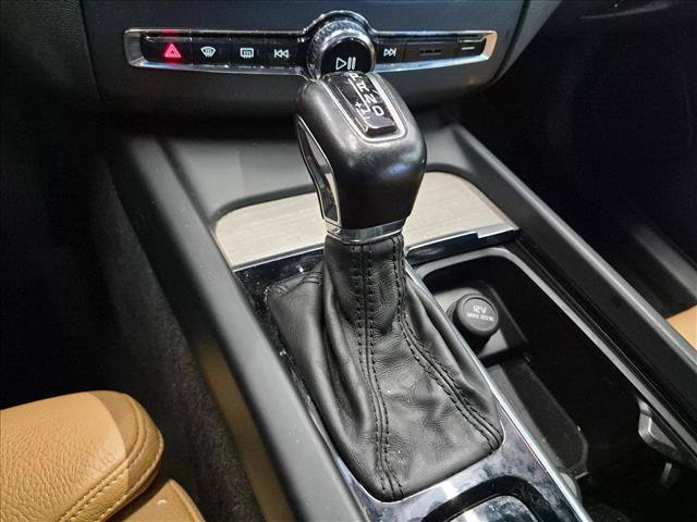 Used 2018 Volvo XC60 T5 Inscription w/ Convenience Package AWD/4WD image 14