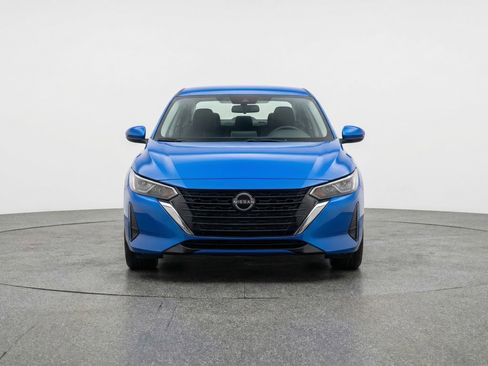 Used 2025 Nissan Sentra SV FWD image 2