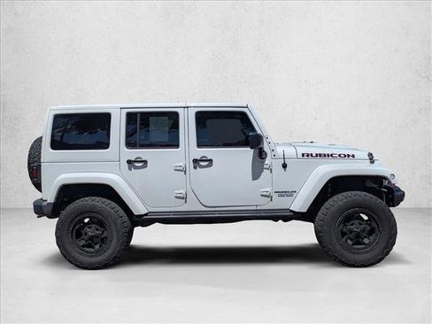 Used 2017 Jeep Wrangler Unlimited Rubicon AWD/4WD image 4