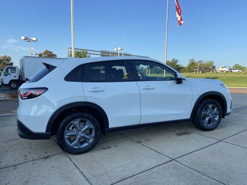 New 2027 Honda HR-V LX image 11