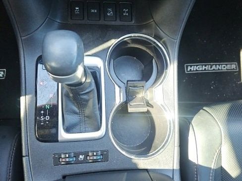 Used 2019 Toyota Highlander Limited image 7