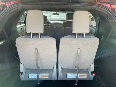 Used 2014 Ford Explorer XLT w/ Equipment Group 201A FWD image 12
