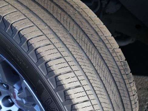 Certified 2024 GMC Sierra 1500 SLT image 12