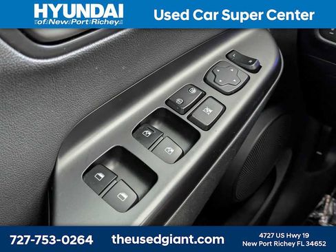 Used 2020 Hyundai Kona Limited FWD image 29