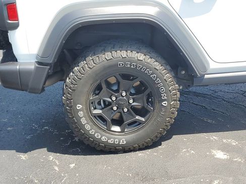 Certified 2023 Jeep Wrangler Unlimited AWD/4WD image 5