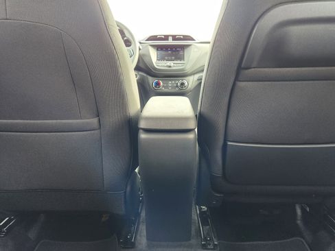 Used 2023 Chevrolet TrailBlazer LT FWD image 13