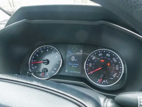 Used 2019 Toyota RAV4 LE FWD image 22
