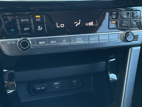 Used 2025 Kia Seltos S image 32