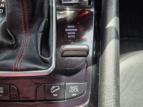 Used 2022 Jeep Compass Trailhawk w/ Trailhawk Convenience Group AWD/4WD image 29