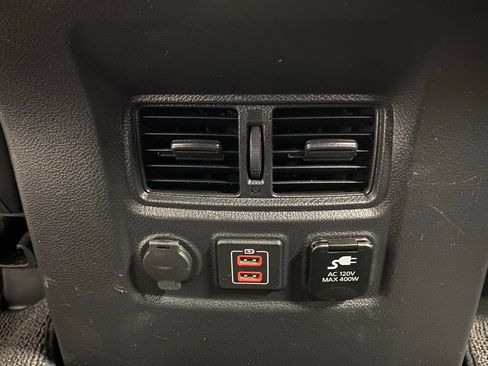 Used 2019 Nissan Titan SV w/ SV Convenience Package AWD/4WD image 29