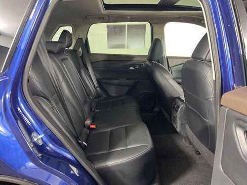 Used 2023 Nissan Rogue SL FWD image 9