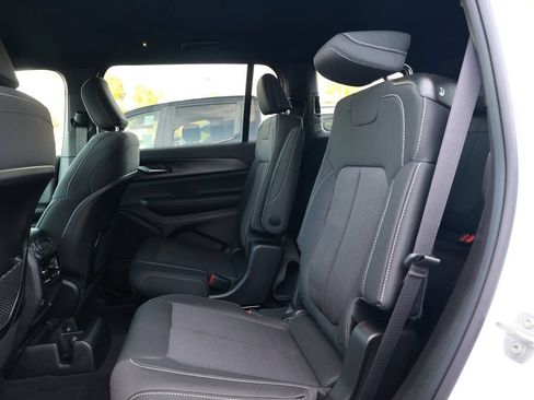 New 2026 Jeep Grand Cherokee L Laredo AWD/4WD image 30