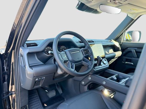 New 2026 Land Rover Defender 110 X-Dynamic SE AWD/4WD image 25