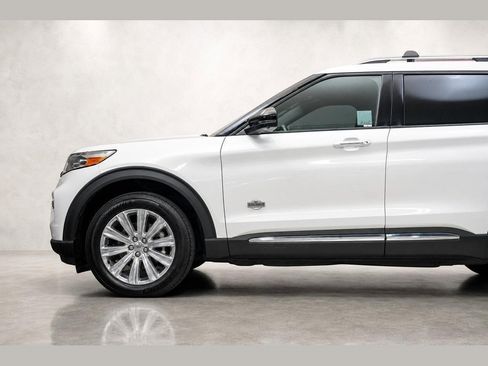Used 2021 Ford Explorer King Ranch w/ Premium Technology Package AWD/4WD image 10