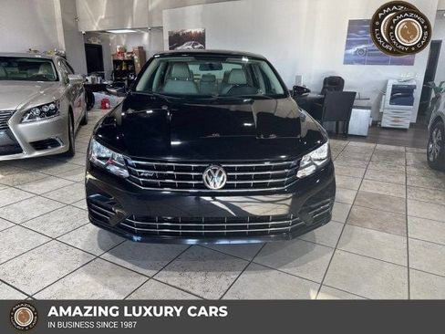 Used 2017 Volkswagen Passat 1.8T R-Line image 1