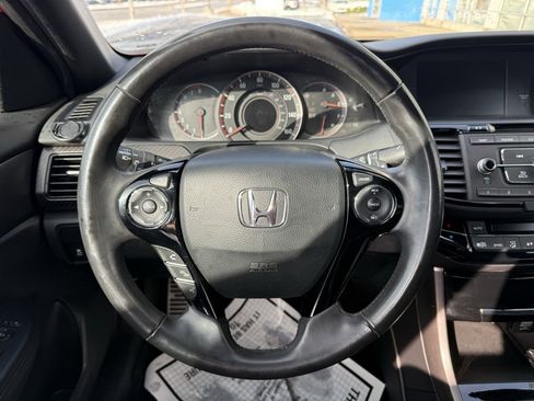 Used 2017 Honda Accord Sport image 18