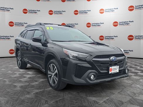 Used 2025 Subaru Outback Premium image 1