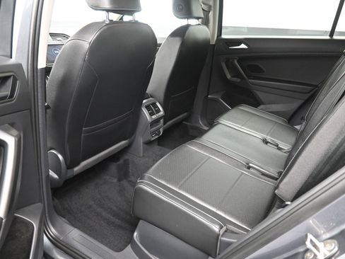 Used 2021 Volkswagen Tiguan SE image 22