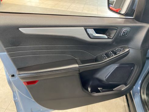 Used 2023 Ford Escape Platinum image 17