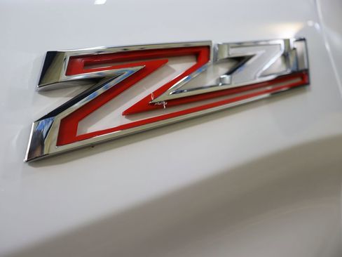 Used 2024 Chevrolet Silverado 1500 LT Trail Boss w/ Convenience Package II image 18