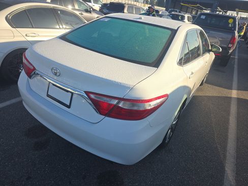 Used 2015 Toyota Camry XLE image 4