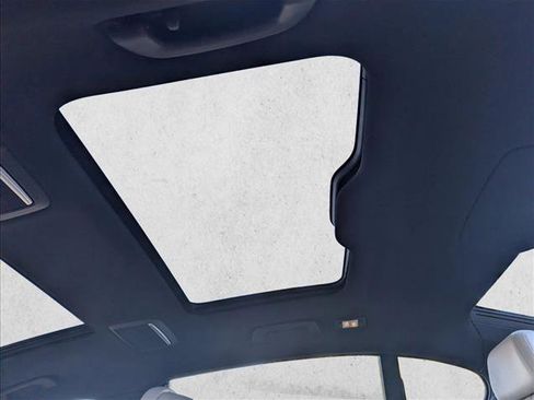 Certified 2022 BMW 740i xDrive w/ M Sport Package image 18