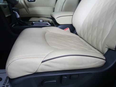 Used 2021 Nissan Armada Platinum w/ Captain's Chairs Package RWD image 9