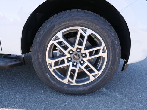 New 2025 Ford Expedition Max Active image 10